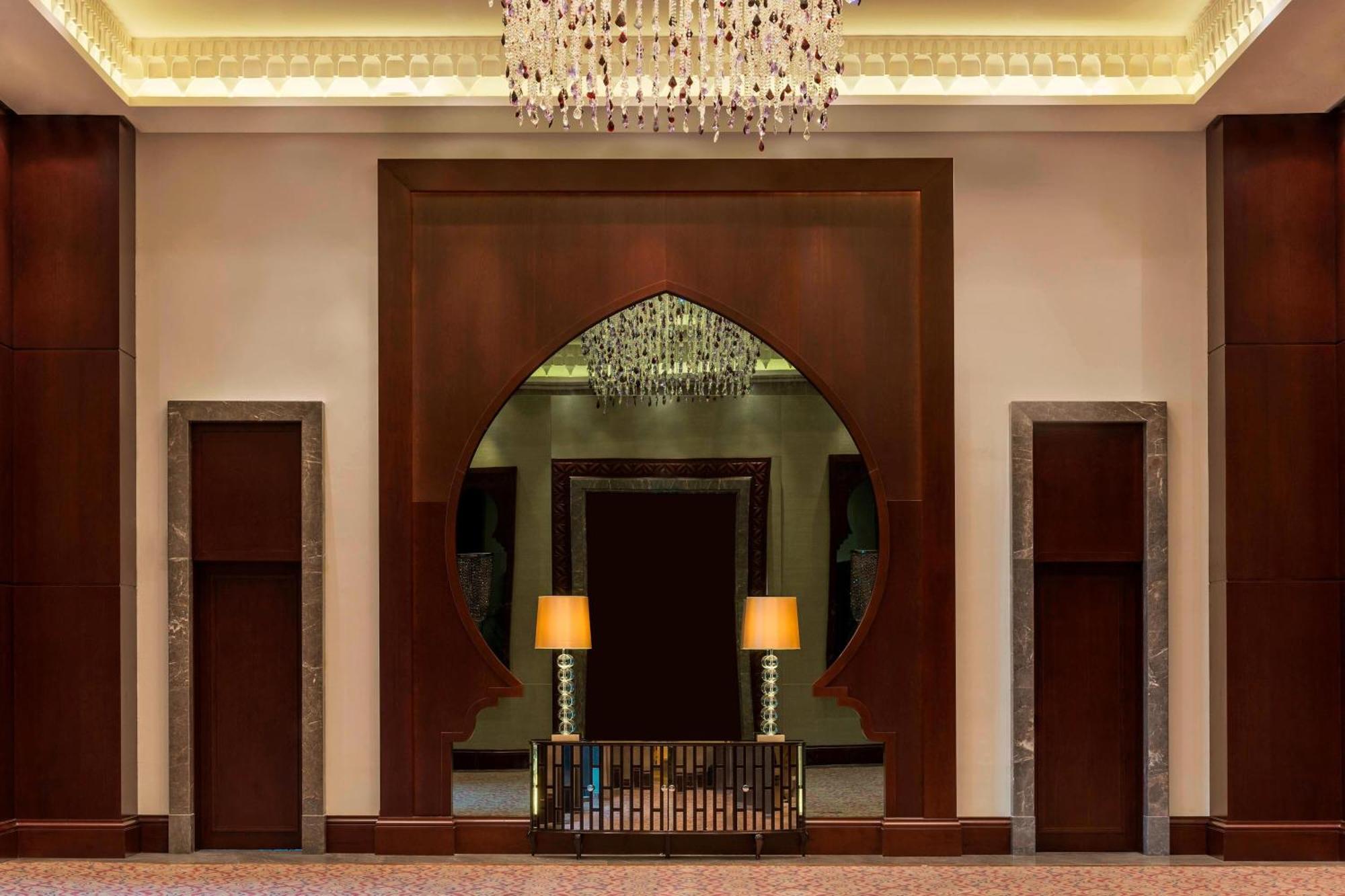 Ajman Saray, A Luxury Collection Resort, Αϊμάν Εξωτερικό φωτογραφία The hotel's lobby