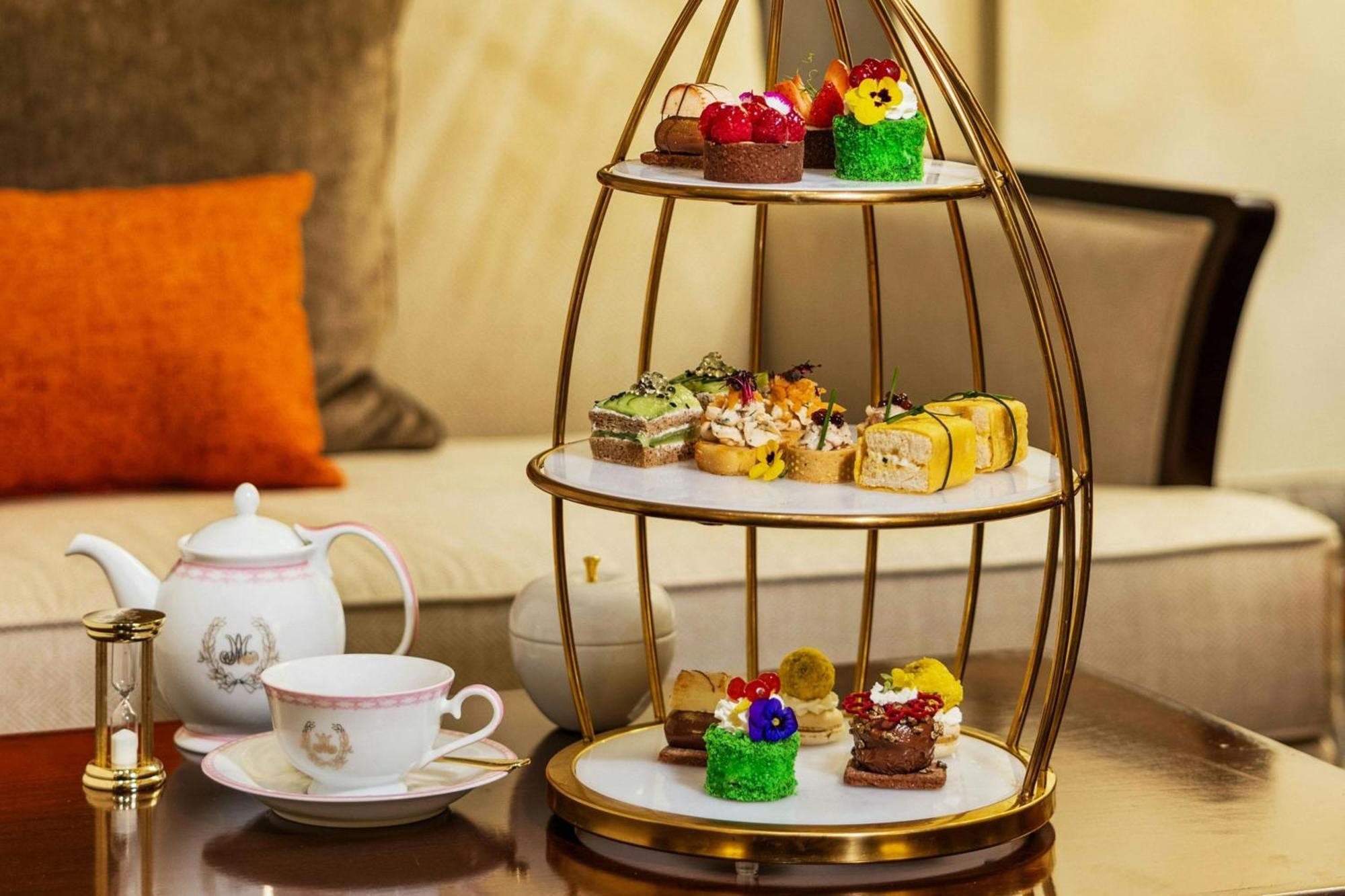 Ajman Saray, A Luxury Collection Resort, Αϊμάν Εξωτερικό φωτογραφία Afternoon tea at the Taj Mahal Palace, Mumbai